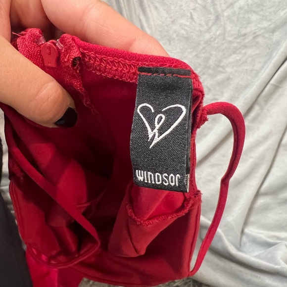 Red Windsor Dress Size Small - Picture 2 of 3